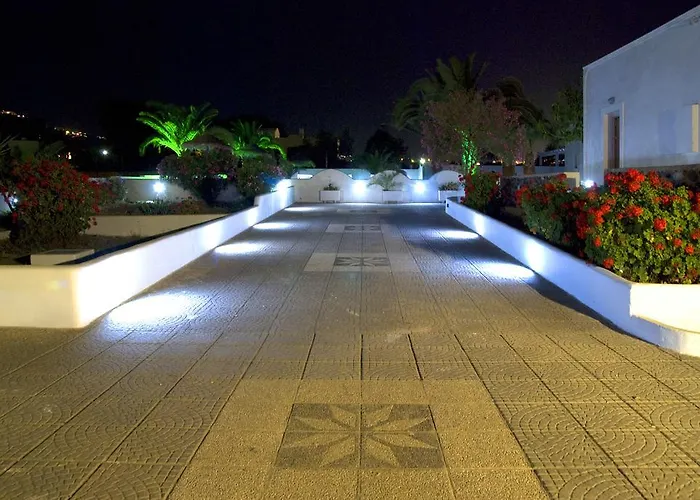 Alafouzos Studios & Apartments